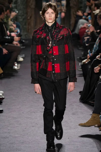 Look 50
